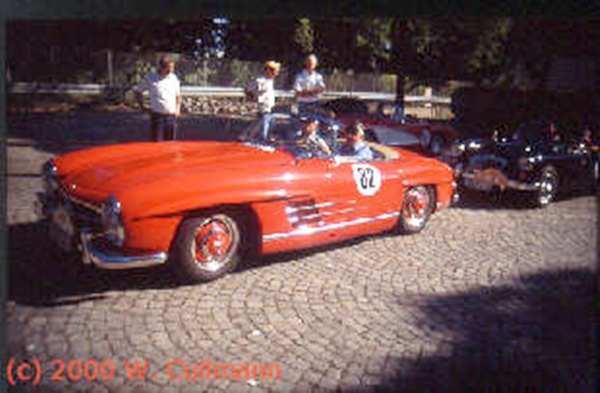 roter Mercedes