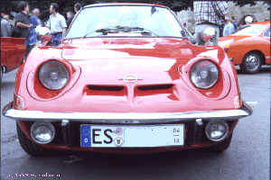 roter Opel GT